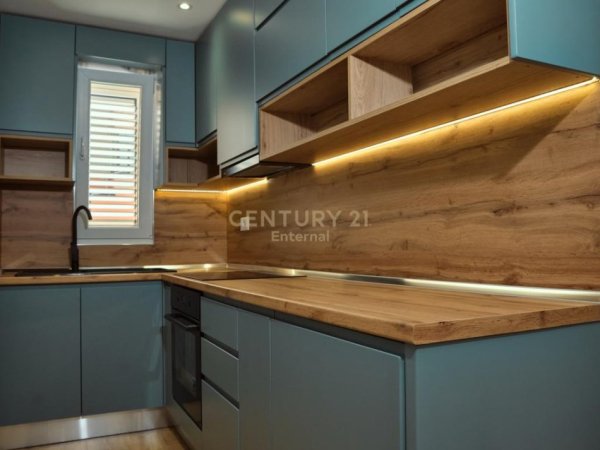 Tirane, shitet apartament 1+1 Kati 5, 44 m² 177.000 € (bllok)