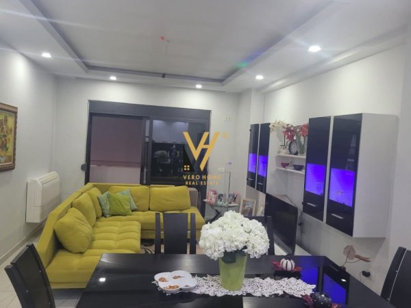 Tirane, shitet apartament 2+1+Ballkon Kati 3, 97 m² 140.000 € (YZBERISHT)