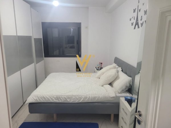 Tirane, shitet apartament 2+1+Ballkon Kati 3, 97 m² 140.000 € (YZBERISHT)