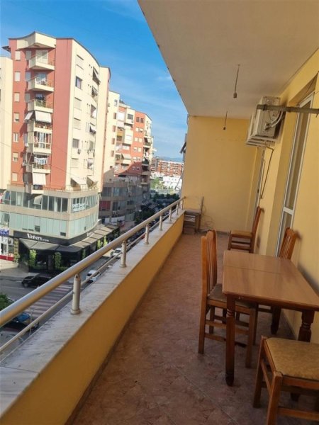 Tirane, jepet me qera apartament 2+1+Ballkon Kati 5, 100 m² 450 € (Astir)