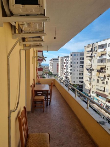Tirane, jepet me qera apartament 2+1+Ballkon Kati 5, 100 m² 450 € (Astir)