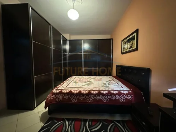 Shitet, Apartament 3+1+2, Fresku, Tiranë.