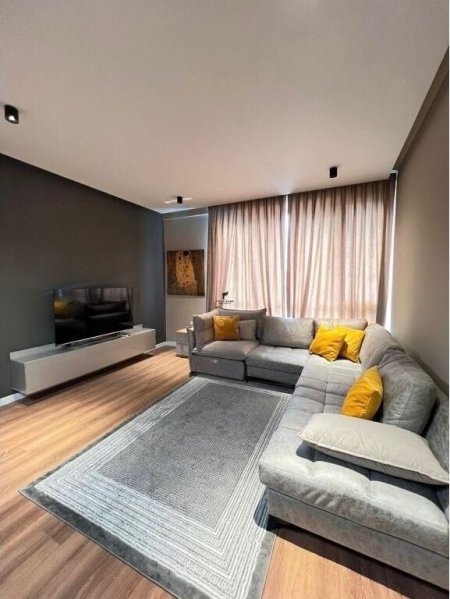 Tirane, jepet me qera apartament 2+1+Ballkon Kati 5, 90 m² 750 € (FUSHA E AVIACIONIT)