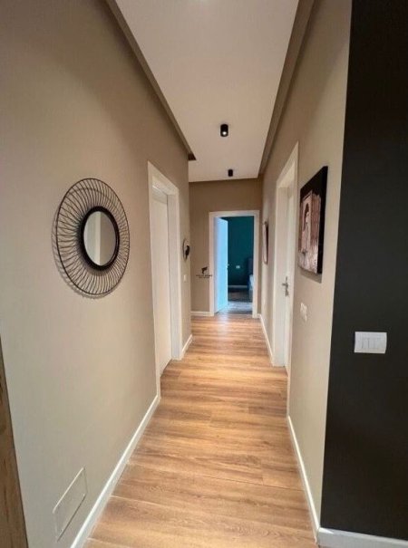 Tirane, jepet me qera apartament 2+1+Ballkon Kati 5, 90 m² 750 € (FUSHA E AVIACIONIT)