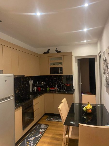 Jepet me qera 2+1 te Gjiri Lalzit kompleksi Lura1