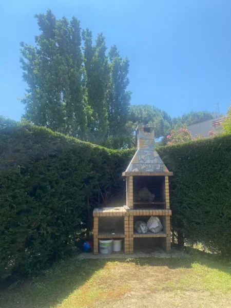 Jepet me qera 2+1 te Gjiri Lalzit kompleksi Lura1