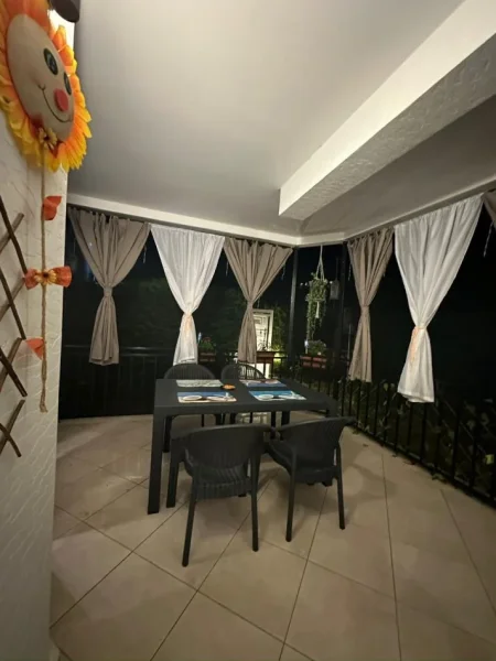 Jepet me qera 2+1 te Gjiri Lalzit kompleksi Lura1