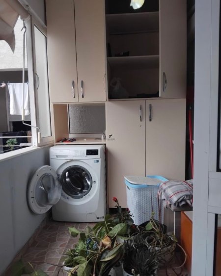 Tirane, jepet me qera apartament 2+1+Ballkon Kati 6, 95 m² 450 € (ASTIR)