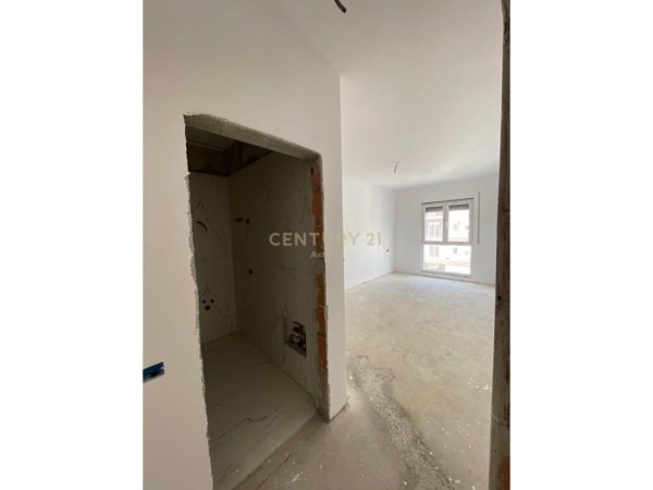 Tirane, shitet apartament 2+1 Kati 7, 109 m² 96.000 € (KAMEZ)