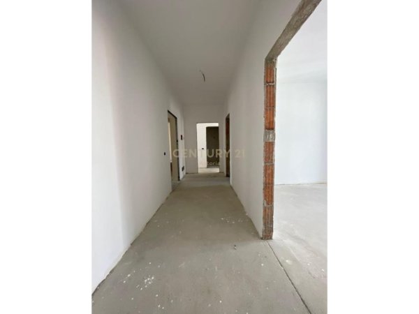 Tirane, shitet apartament 2+1 Kati 7, 109 m² 96.000 € (KAMEZ)