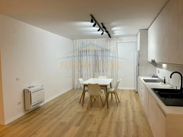 Tirane, jepet me qera apartament 2+1 Kati 1, 133 m² 800 € (Liqeni i thate)
