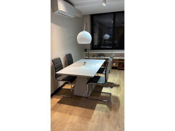Tirane, jepet me qera apartament 1+1+Ballkon Kati 7, 65 m² 500 € (Astir)