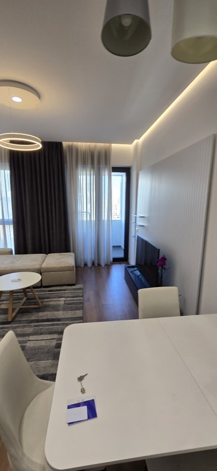 Tirane, jepet me qera apartament 1+1 Kati 8, 70 m² 800 € (Kompleksi Square 21)