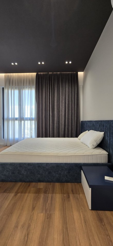 Tirane, jepet me qera apartament 1+1 Kati 8, 70 m² 800 € (Kompleksi Square 21)