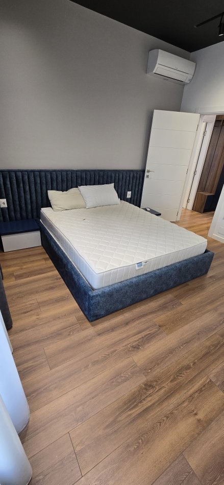 Tirane, jepet me qera apartament 1+1 Kati 8, 70 m² 800 € (Kompleksi Square 21)