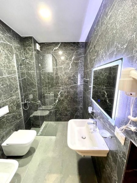 Tirane, jap me qera garsonier 1+1 Kati 10, 46 m² 600 € (Rruga Kavajes/SQUARE21)