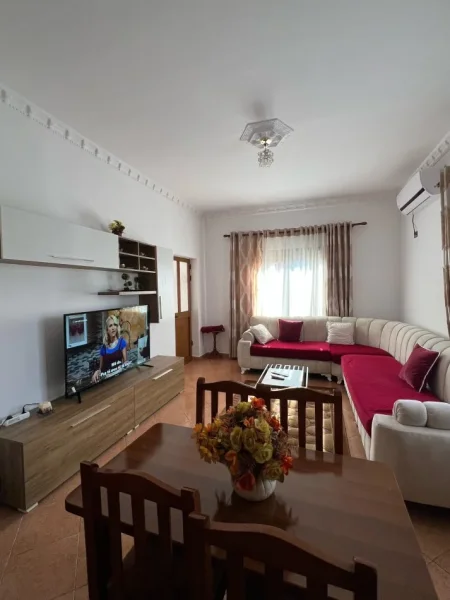 Tirane, jepet me qera apartament 2+1+Ballkon Kati 2, 90 m² 450 € (Rr Bardhyl)