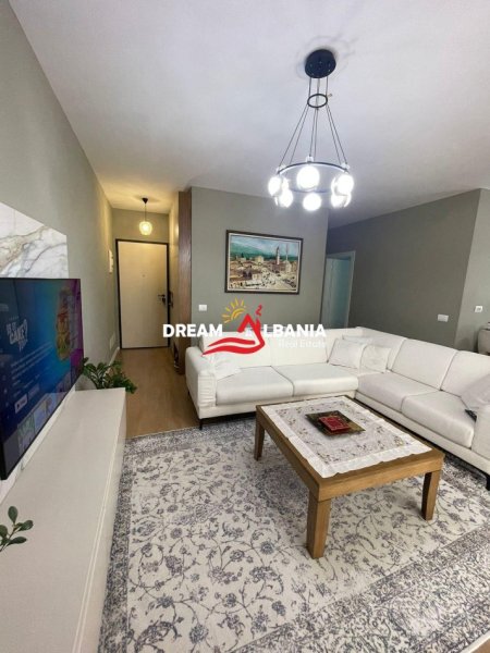 Tirane, shitet apartament 2+1+Ballkon Kati 10, 115 m² 350.000 € (Rruga e Kavajes)