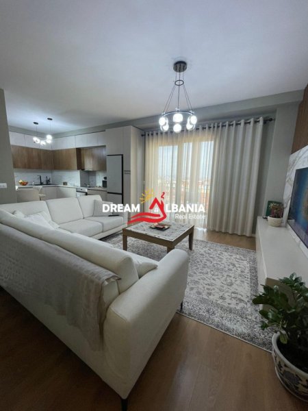 Tirane, shitet apartament 2+1+Ballkon Kati 10, 115 m² 350.000 € (Rruga e Kavajes)