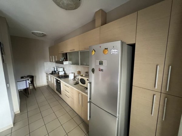 Tirane, shitet apartament 2+1+Ballkon Kati 5, 137 m² 300.000 € (Rruga Maliq Muço)