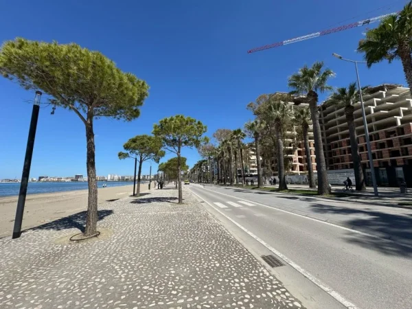 Tirane, shitet apartament 2+1 Kati 2, 97 m² 271.600 € (Lungomare)