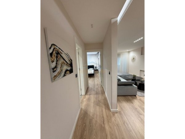 Tirane, jepet me qera apartament 2+1 Kati 3, 100 m² 1.500 € (Myslym Shyri)