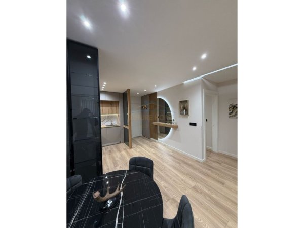 Tirane, jepet me qera apartament 2+1 Kati 3, 100 m² 1.500 € (Myslym Shyri)