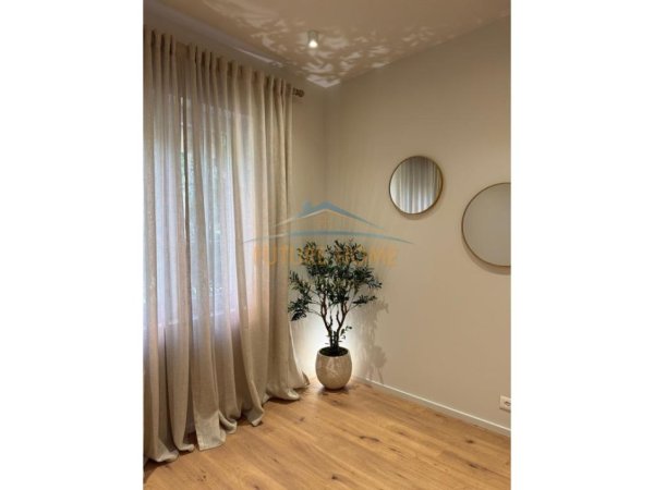 Qira, Apartament 2+1, Myslym Shyr