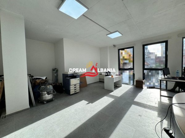 Tirane, shitet apartament Kati 2, 62 m² 372.000 € (Rruga e Kavajes)
