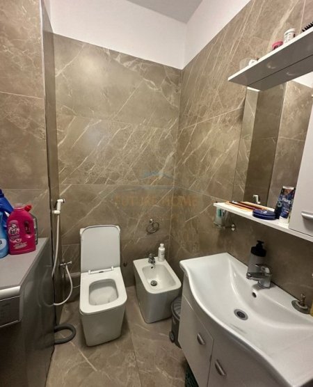 Tirane, jepet me qera apartament 1+1+Aneks+Ballkon Kati 6, 62 m² 550 € (Selvia)