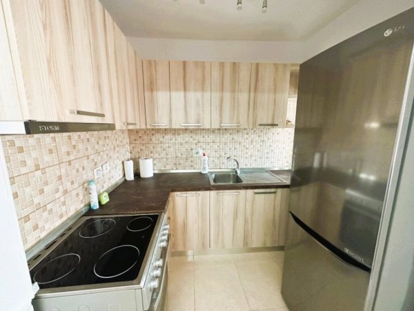 Tirane, shitet apartament 2+1+Ballkon Kati 5, 87 m² 103.000 € (Laprake)
