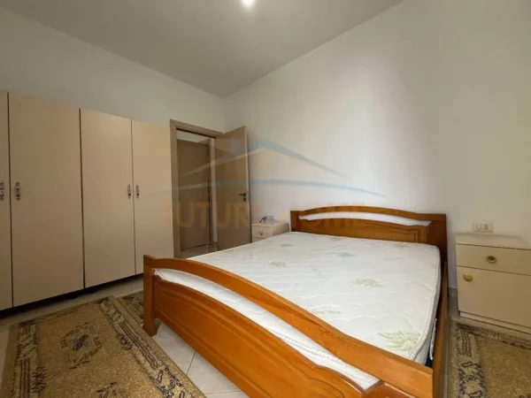 Tirane, jepet me qera apartament 1+1 Kati 2, 74 m² 350 € (Unaza e re)