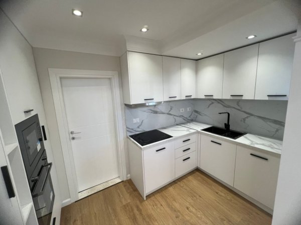 Durres, jepet me qera apartament 1+1+Ballkon Kati 2, 55 m² 500 € (EGNATIA)