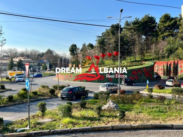 Tirane, shitet truall , 1.250 m² 237.500 € (Sauk)