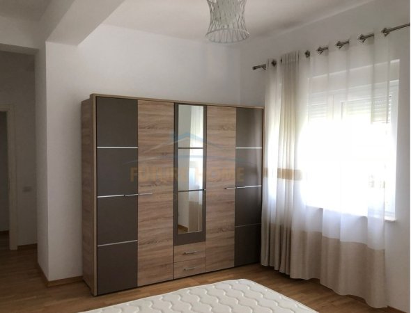 Tirane, shitet apartament 3+1+Aneks+Ballkon Kati 3, 169 m² 500.000 € (Rruga Ibrahim Shalqizi)