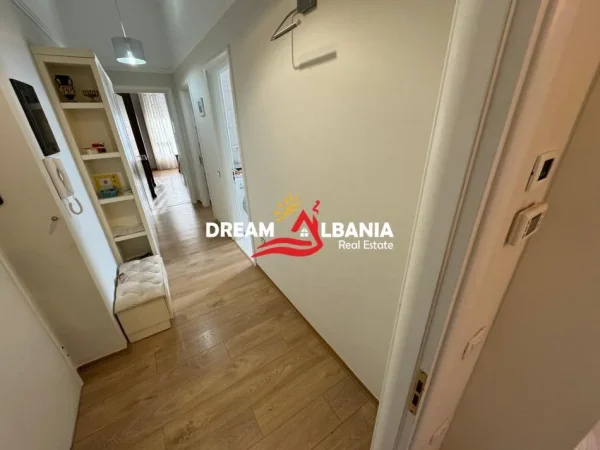 Tirane, shitet apartament 2+1+Ballkon Kati 2, 89 m² 199.000 € (Tek 21 Dhjetori -)