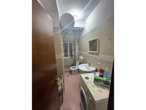 Tirane, shitet apartament 1+1 Kati 2, 62 m² 105.000 € (Porcelan)