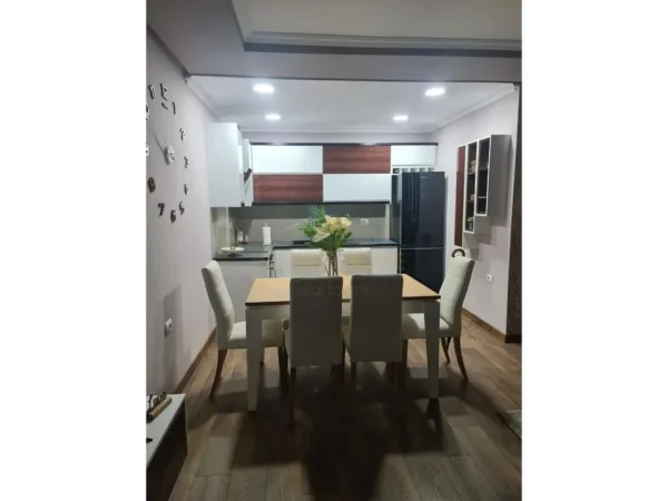 Tirane, shitet 2+1+Ballkon Kati 4, 105 m² 199.500 € (Bulevardi Bajram Curri)