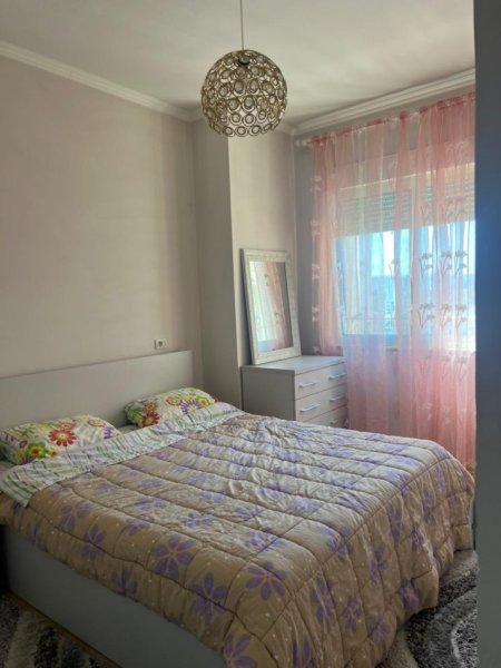 Tirane, jepet me qera apartament 2+1+Ballkon Kati 7, 75 m² 600 € (Rruga Riza Cerova Pazari I Ri)
