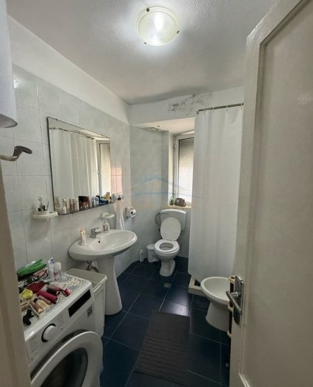 Tirane, jepet me qera apartament 3+1+Ballkon Kati 2, 91 m² 550 € (Xhamllik)