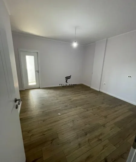 Tirane, shitet apartament 2+1+Ballkon Kati 5, 124 m² 143.000 € (FRESK)