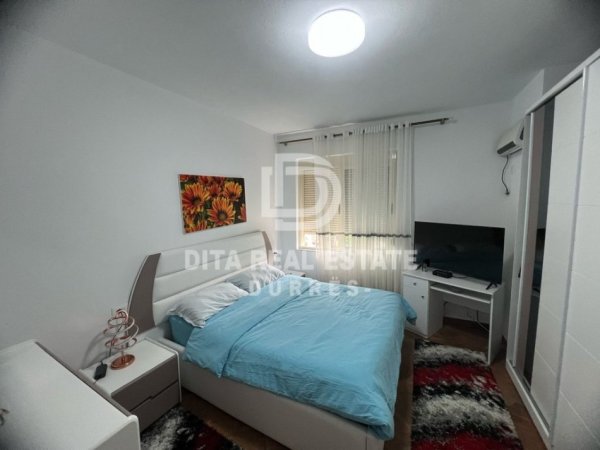 Durres, shitet apartament 2+1+Ballkon Kati 3, 175.000 € (PAVARESIA)