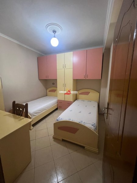Tirane, shitet apartament 2+1+Ballkon Kati 5, 76 m² 130.000 € 