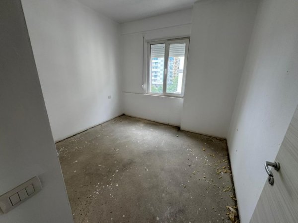 Tirane, shitet apartament 3+1+Ballkon Kati 4, 153 m² (Bulavardi Nene Tereza)