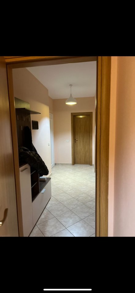 Tirane, jepet me qera apartament 2+1+Ballkon Kati 8, 101 m² 450 € (Kastriotet)