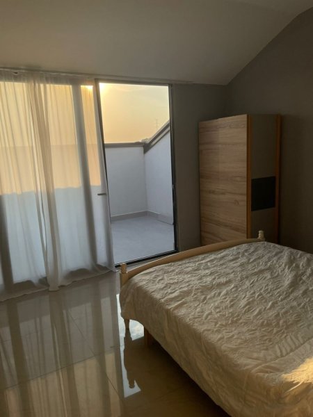 Tirane, jepet me qera apartament 1+1+Ballkon Kati 6, 80 m² 300 € (tufine)