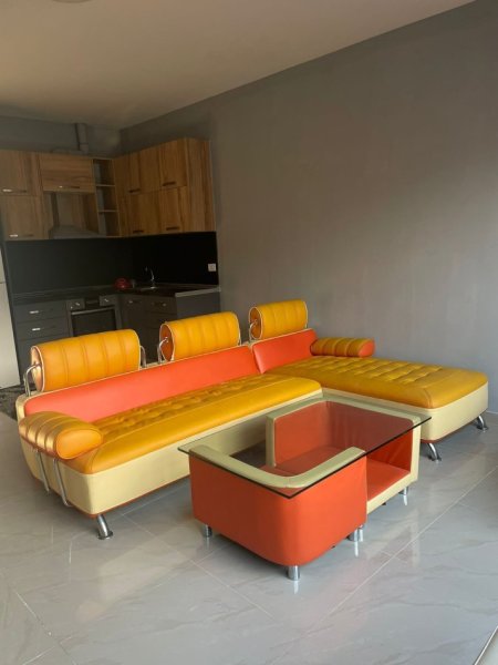 Tirane, jepet me qera apartament 1+1+Ballkon Kati 6, 80 m² 300 € (tufine)