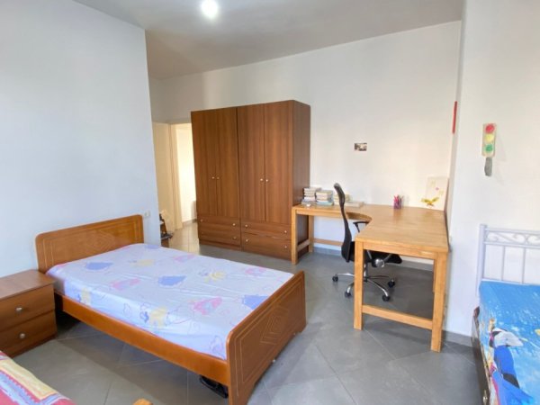 Tirane, jepet me qera apartament 2+1 Kati 4, 110 m² 370 € (Shkoze)