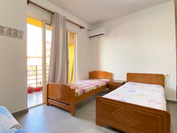 Tirane, jepet me qera apartament 2+1 Kati 4, 110 m² 370 € (Shkoze)