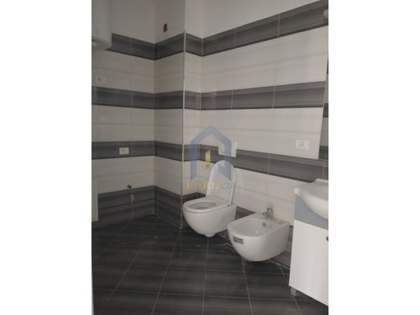 Tirane, shes 2+1 Kati 8, 95 m² 129.000 € (&quot;Astir&quot;)